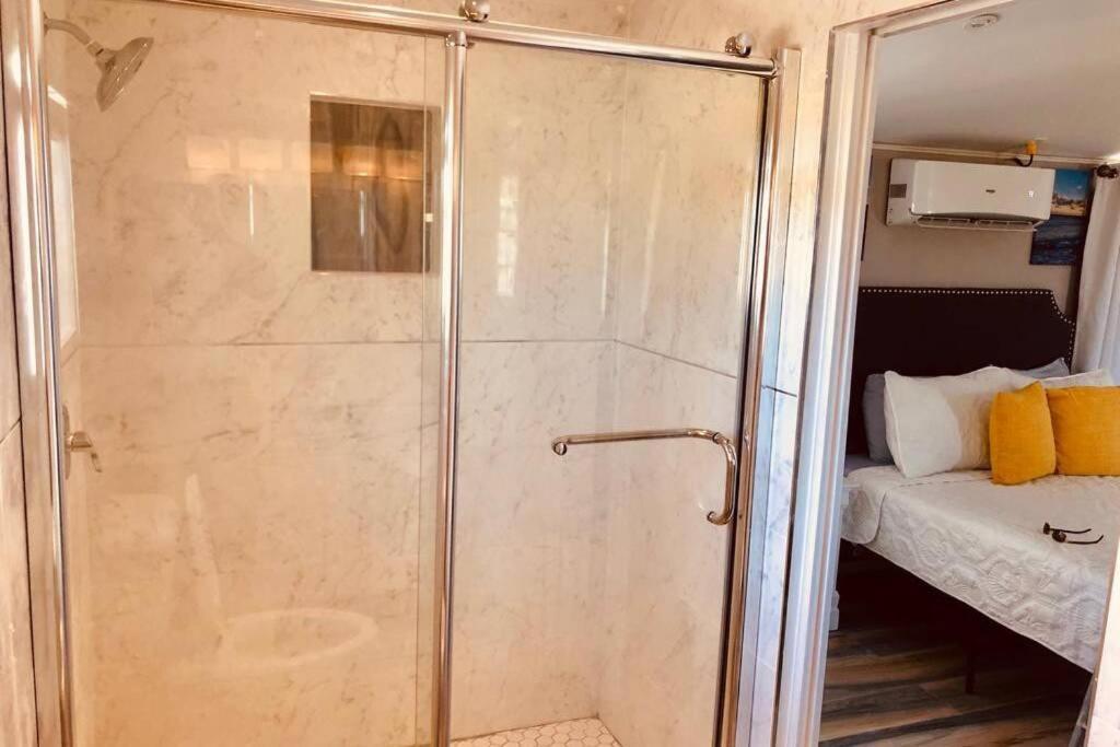 King & Queen Suite #8 Nassau Exterior photo